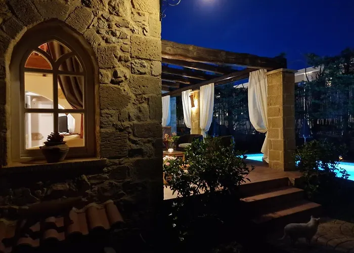 Rock House\'S Villa Melody