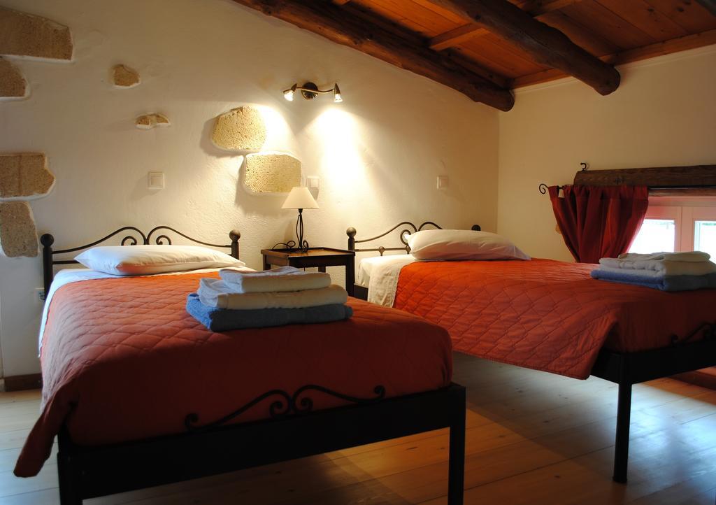 Rock House's Melody Villa Platanés